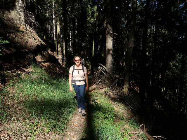 Sabine zwischen Bahnhof Semmering und Pinkenkogel