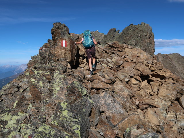 Evelyn am Ludwigsburger Grat zwischen Schafhimmel und Kreuzjöchlspitze (21. Sep.)