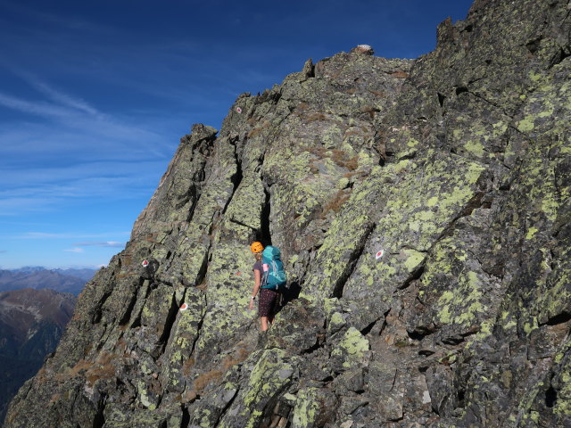 Evelyn am Ludwigsburger Grat zwischen Schafhimmel und Kreuzjöchlspitze (21. Sep.)