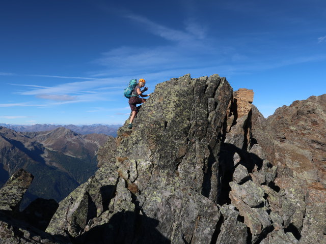 Evelyn am Ludwigsburger Grat zwischen Schafhimmel und Kreuzjöchlspitze (21. Sep.)