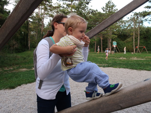 Sabine und Nils am Waldspielplatz Hirtenberg